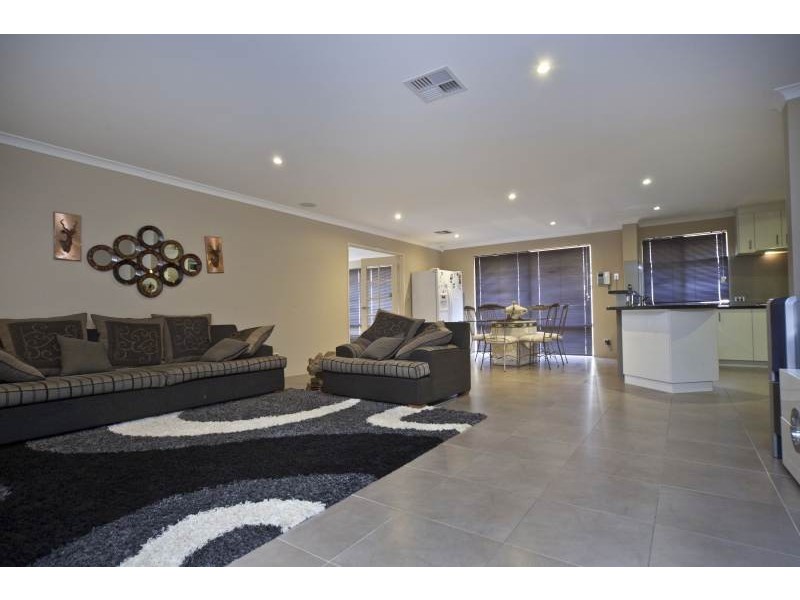 18 Rosemary Avenue, Darch WA 6065