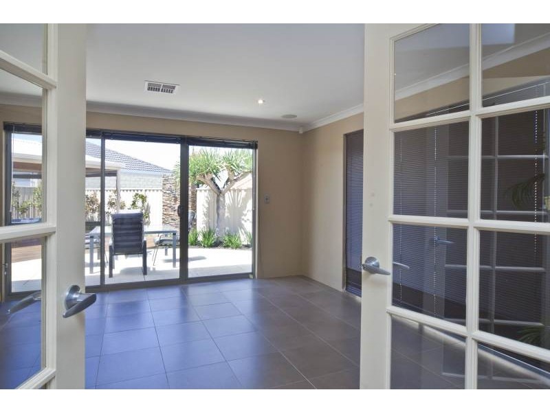 18 Rosemary Avenue, Darch WA 6065