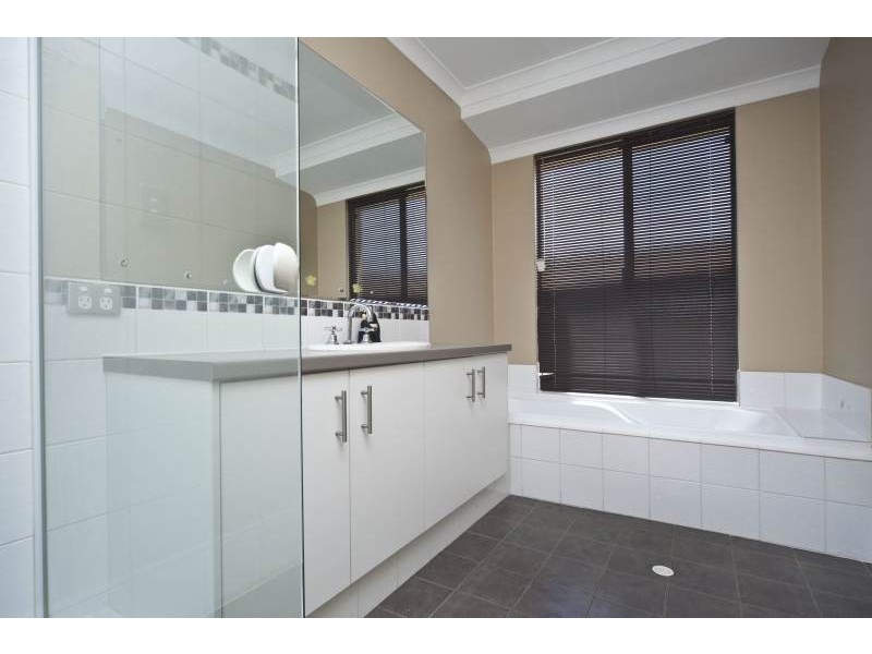 18 Rosemary Avenue, Darch WA 6065