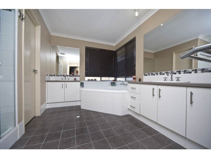 18 Rosemary Avenue, Darch WA 6065