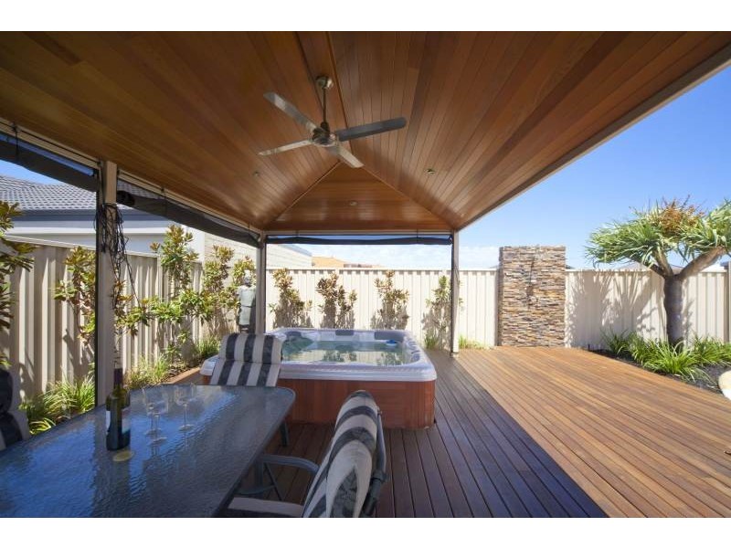 18 Rosemary Avenue, Darch WA 6065