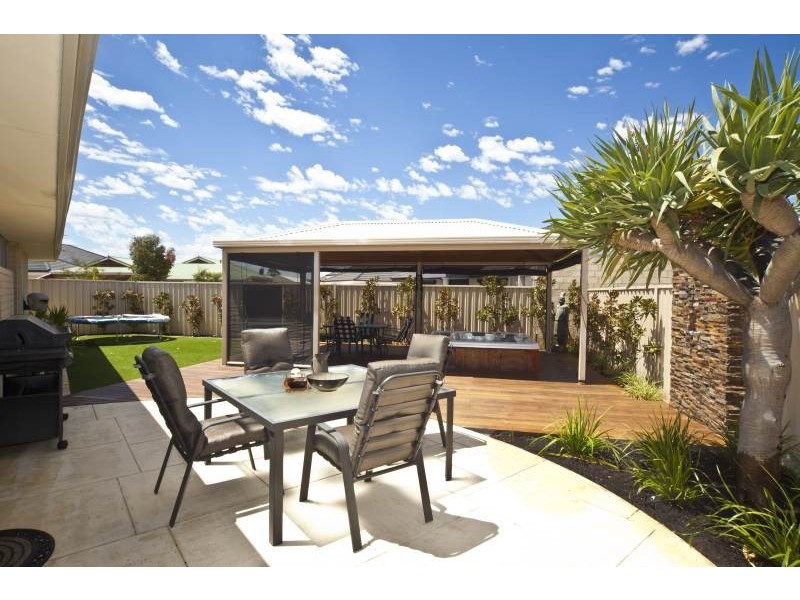 18 Rosemary Avenue, Darch WA 6065