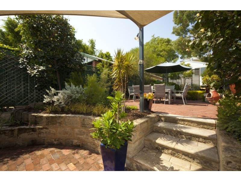 102 Ninth Avenue, Maylands WA 6051