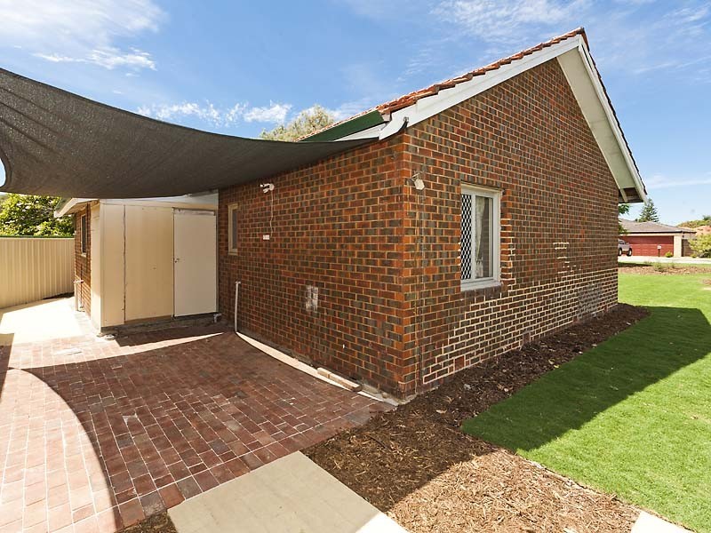15 Bowkett Street, Redcliffe WA 6104