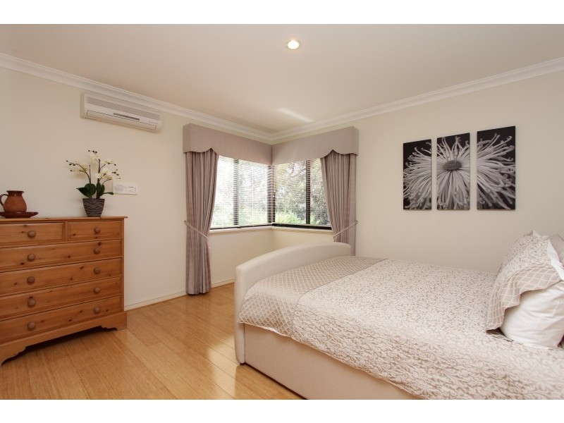 45 Meadowbrook Blvd, Dianella WA 6059