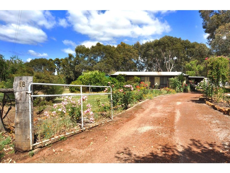 18 Buckle Street, Allanson WA 6225