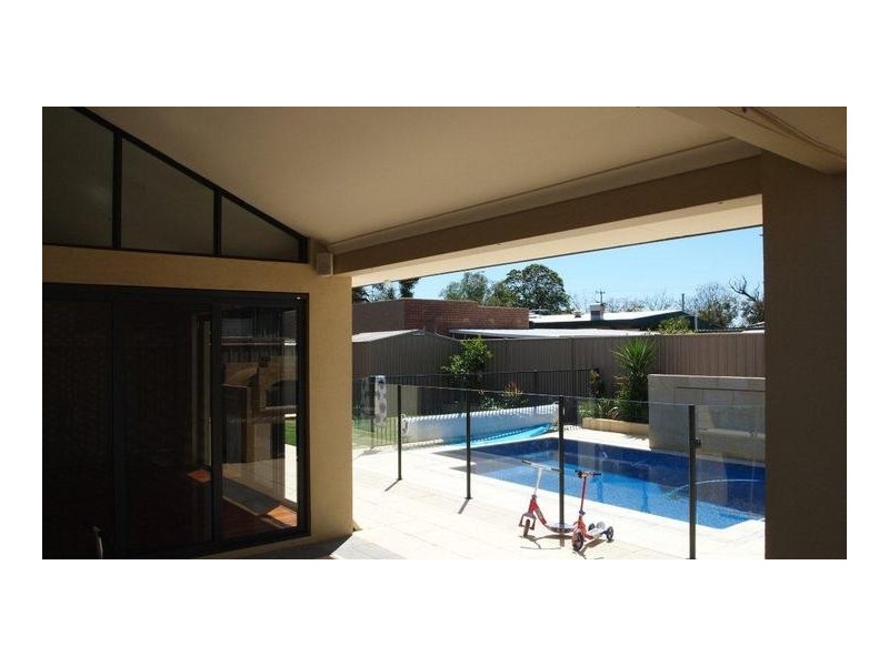 109 Howes Cres, Dianella WA 6059