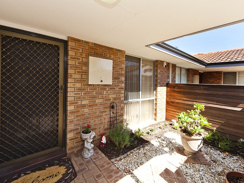 2/88 Woodrow Avenue, Yokine WA 6060