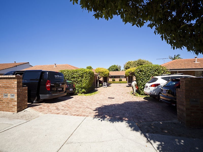 2/88 Woodrow Avenue, Yokine WA 6060