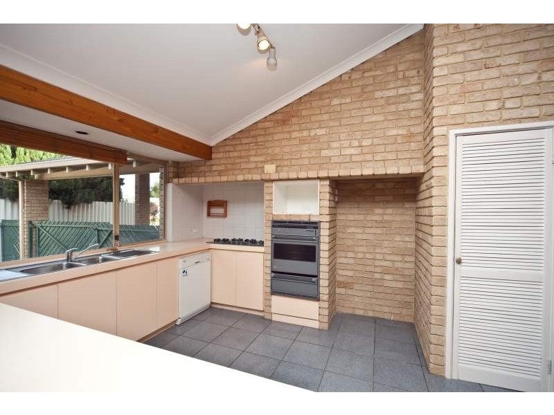 1 Woodspring Grove, Ballajura WA 6066