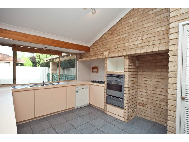 1 Woodspring Grove, Ballajura WA 6066