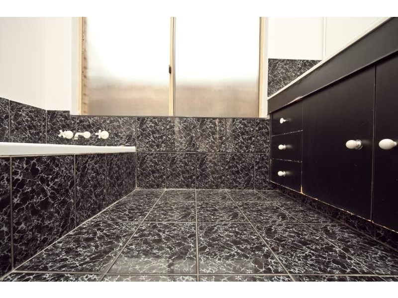 1 Woodspring Grove, Ballajura WA 6066