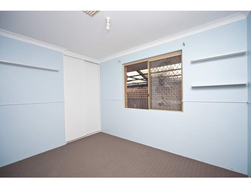 1 Woodspring Grove, Ballajura WA 6066