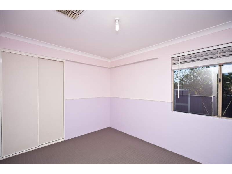 1 Woodspring Grove, Ballajura WA 6066
