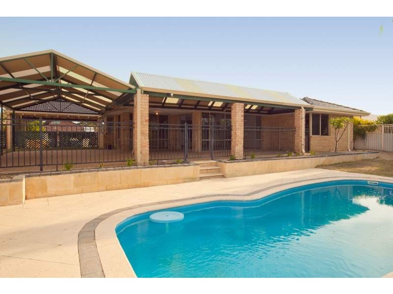 1 Woodspring Grove, Ballajura WA 6066