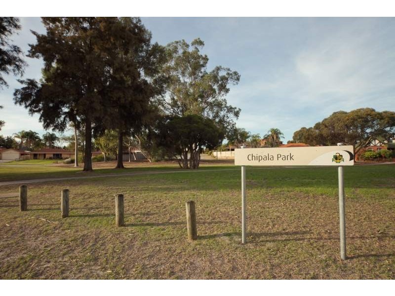 1 Woodspring Grove, Ballajura WA 6066