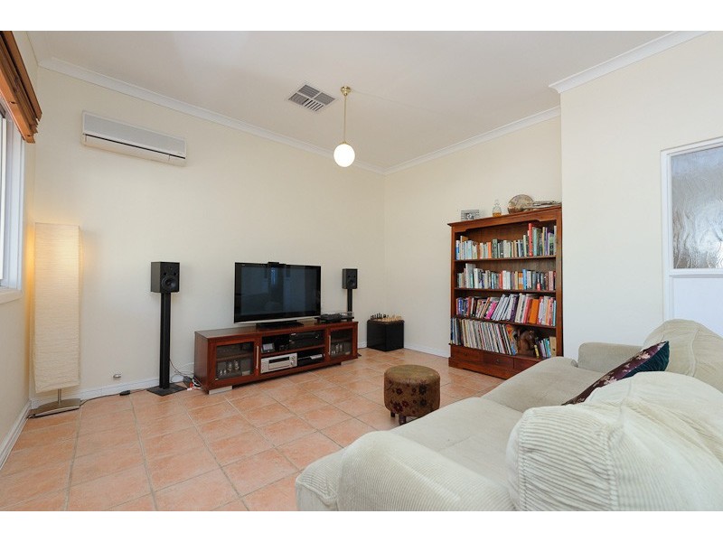 48 Shaftesbury Avenue, Bayswater WA 6053