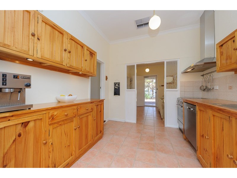 48 Shaftesbury Avenue, Bayswater WA 6053