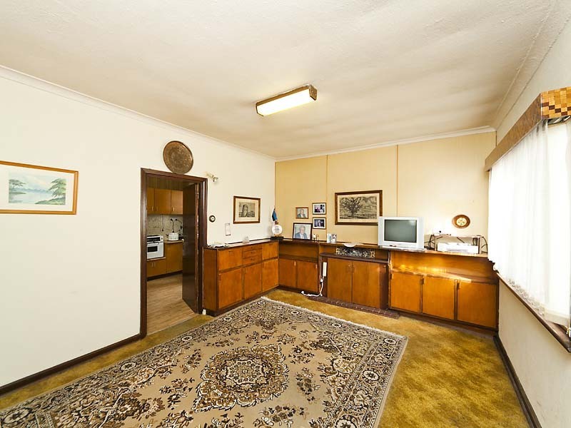 4 Kirke Street, Eden Hill WA 6054