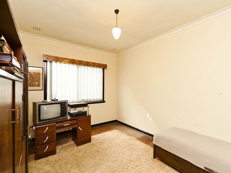 4 Kirke Street, Eden Hill WA 6054