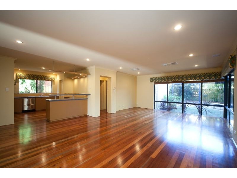 39 Peninsula Road, Maylands WA 6051