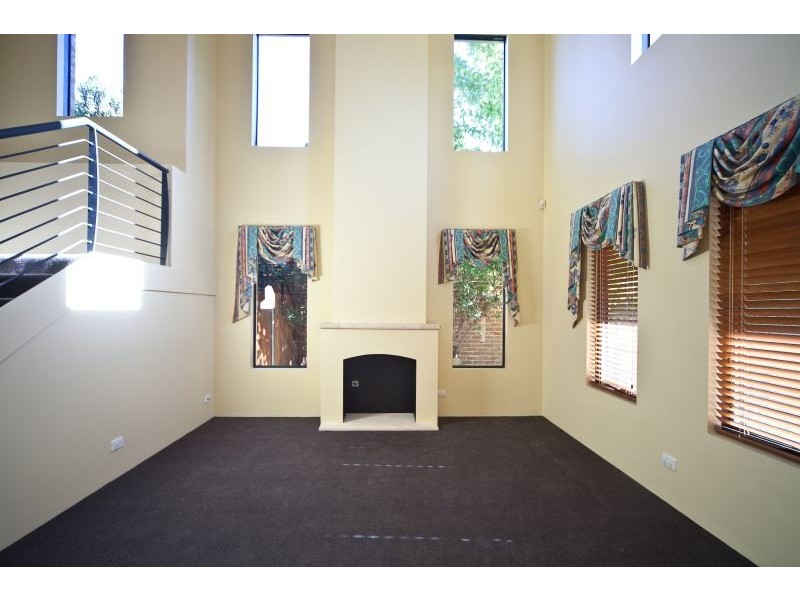 39 Peninsula Road, Maylands WA 6051