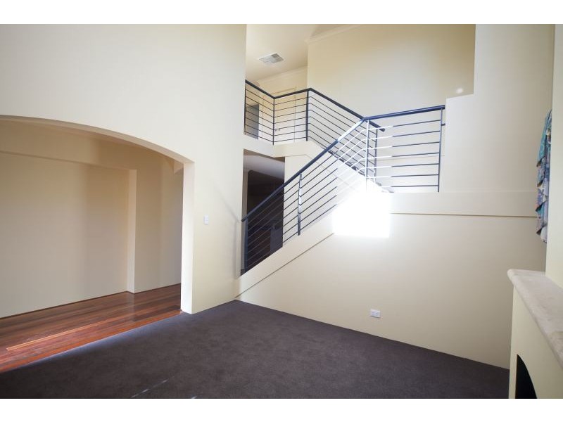 39 Peninsula Road, Maylands WA 6051