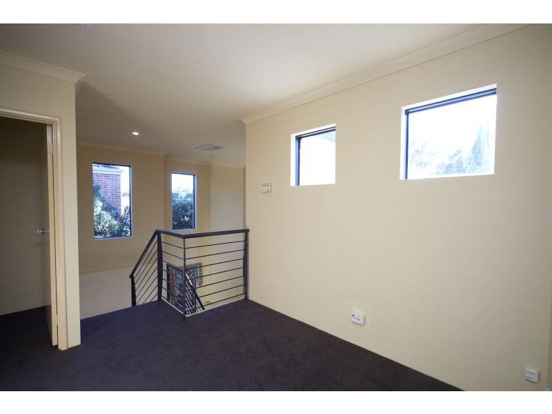 39 Peninsula Road, Maylands WA 6051