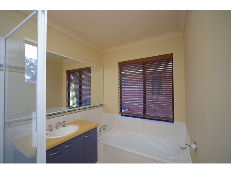 39 Peninsula Road, Maylands WA 6051