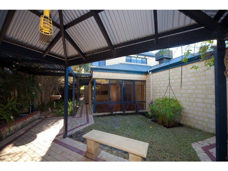 39 Peninsula Road, Maylands WA 6051