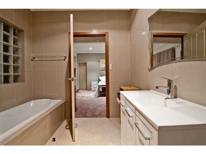 40 Mckenzie Way, Embleton WA 6062