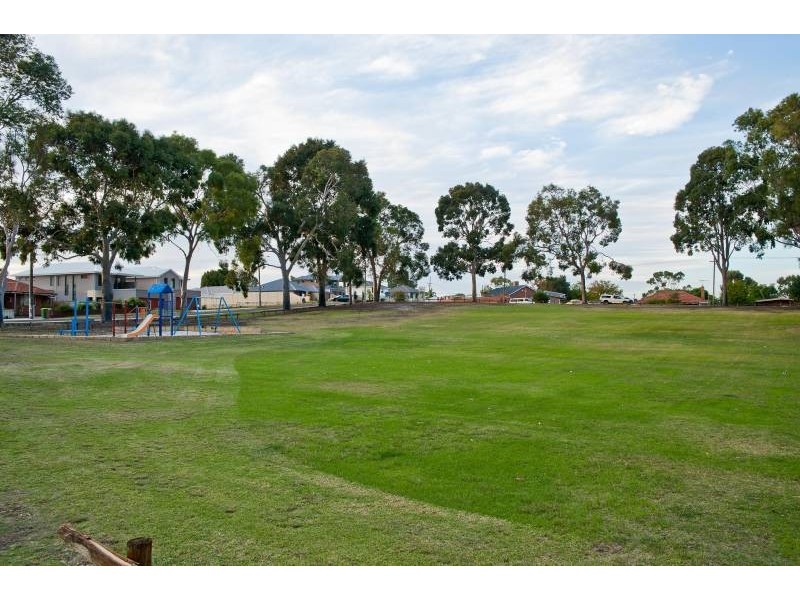 40 Mckenzie Way, Embleton WA 6062