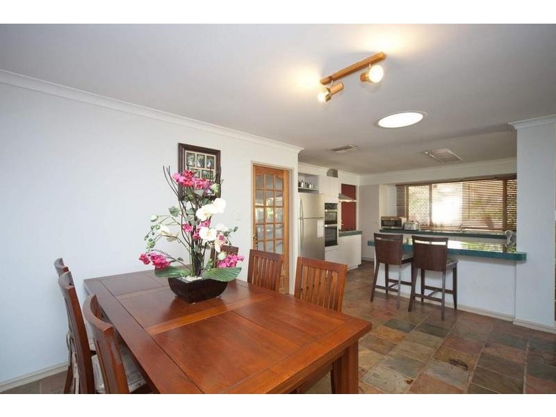 14 Coola Place, High Wycombe WA 6057