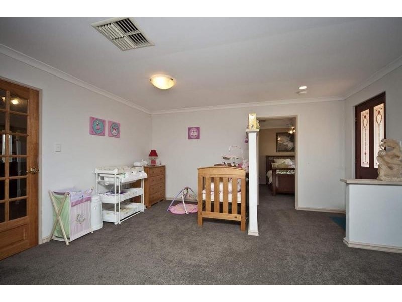 14 Coola Place, High Wycombe WA 6057