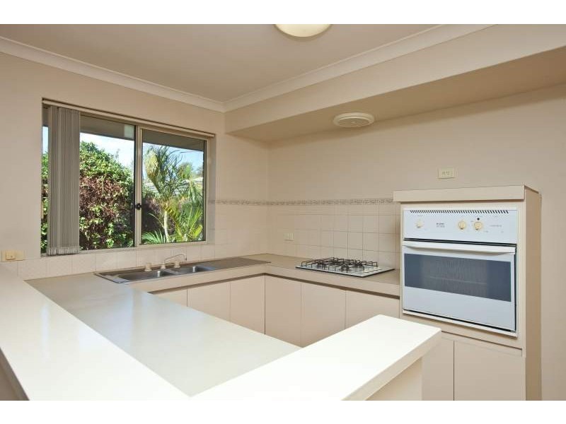2/24 Salisbury Street, St James WA 6102