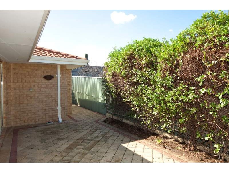 2/24 Salisbury Street, St James WA 6102