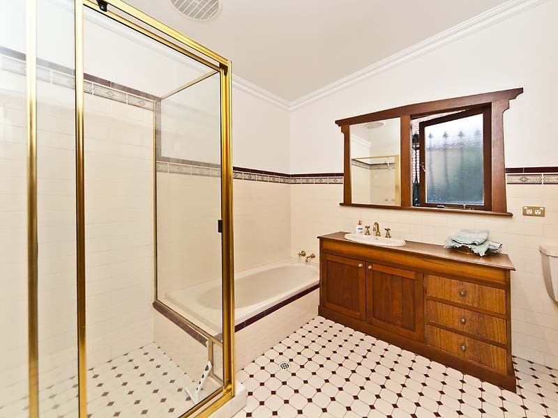 155 Sixth Avenue, Inglewood WA 6052