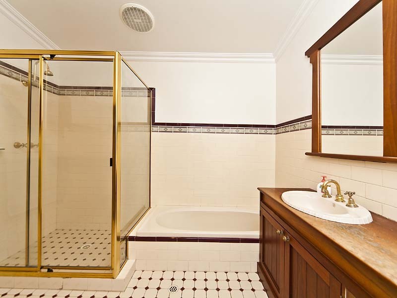 155 Sixth Avenue, Inglewood WA 6052