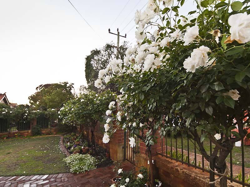 155 Sixth Avenue, Inglewood WA 6052