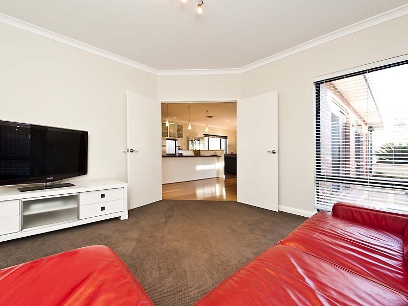 15 Salisbury Street, Bayswater WA 6053