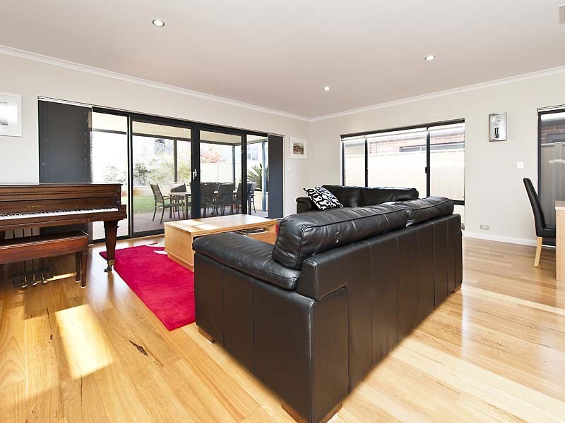 15 Salisbury Street, Bayswater WA 6053