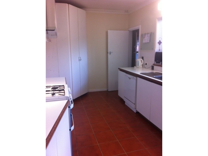 9 Delphine Ave, Dianella WA 6059