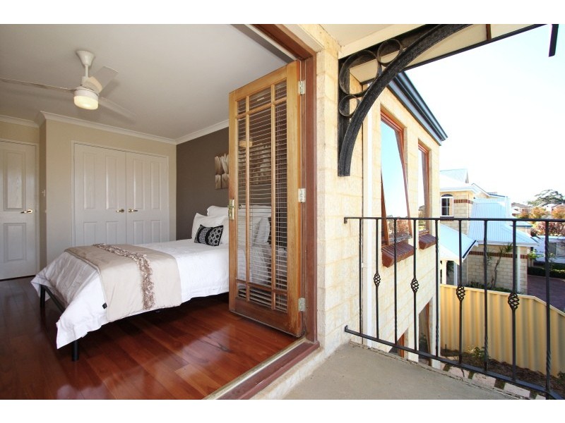 18 Halifax Road, Maylands WA 6051