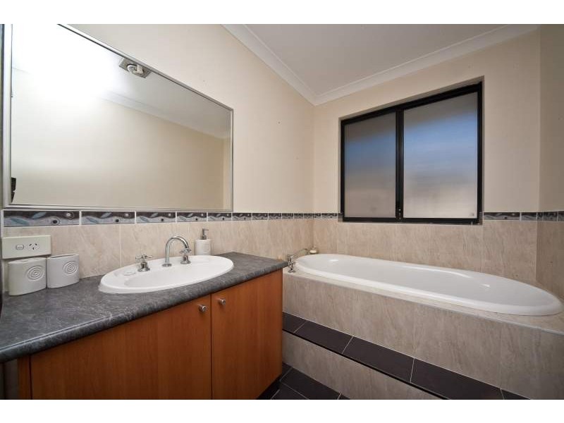 1B Aughton Street, Bayswater WA 6053
