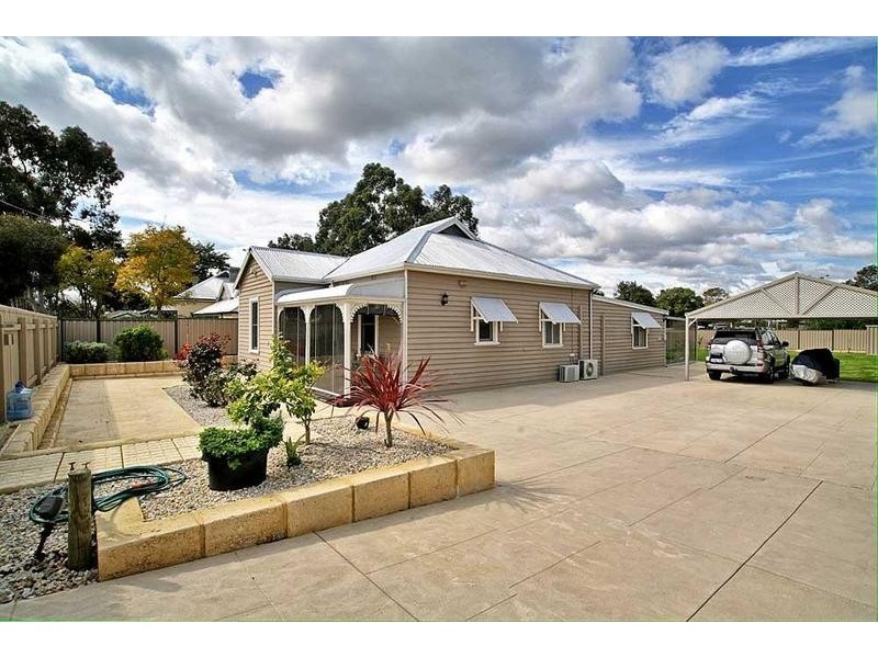 13 Nurstead Avenue, Bassendean WA 6054
