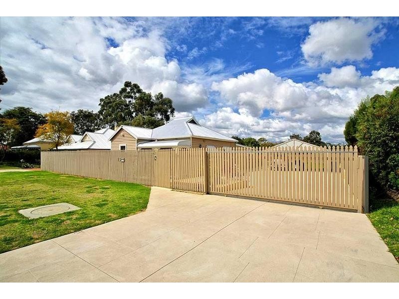 13 Nurstead Avenue, Bassendean WA 6054