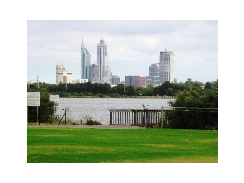 17/17 Cayley Street, Glendalough WA 6016