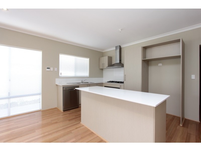 10 Sandhurst Road, Dianella WA 6059