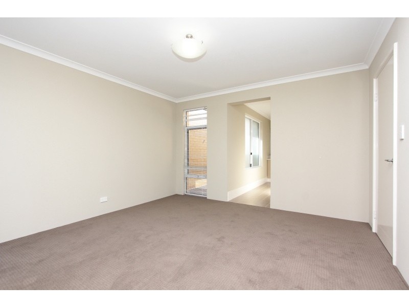 10 Sandhurst Road, Dianella WA 6059