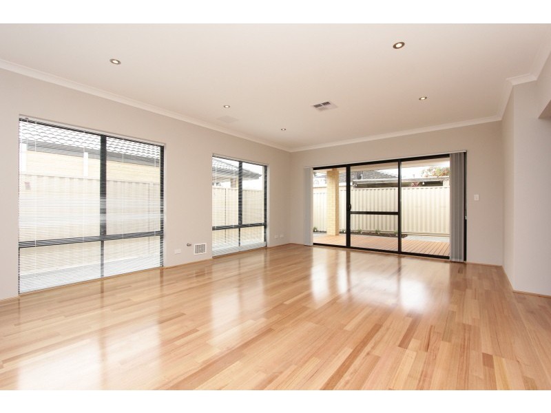 12 Sandhurst Road, Dianella WA 6059